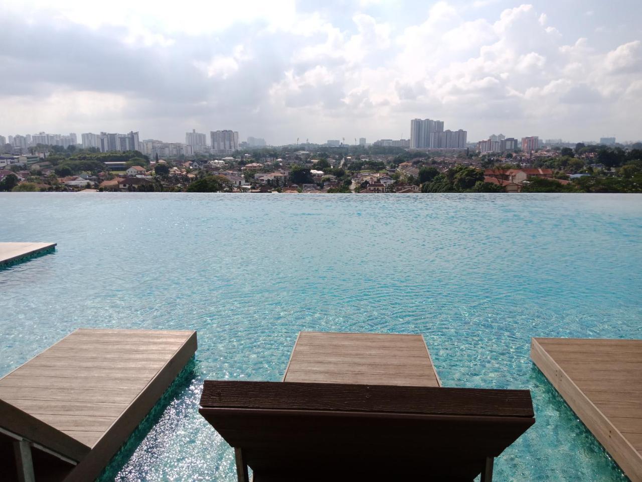 1Tebrau Premium Suites By 12Stay Johor Bahru Zewnętrze zdjęcie