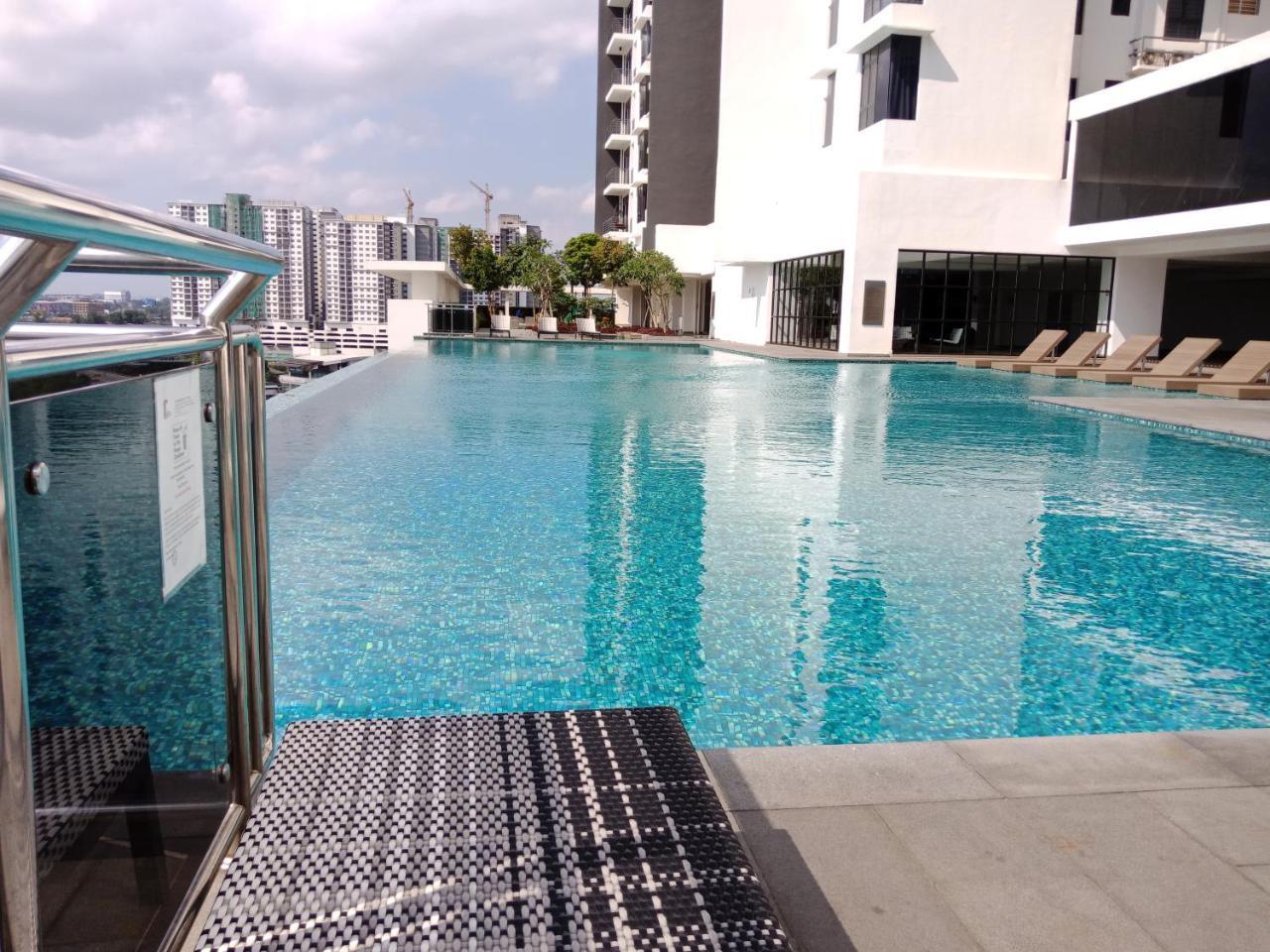 1Tebrau Premium Suites By 12Stay Johor Bahru Zewnętrze zdjęcie